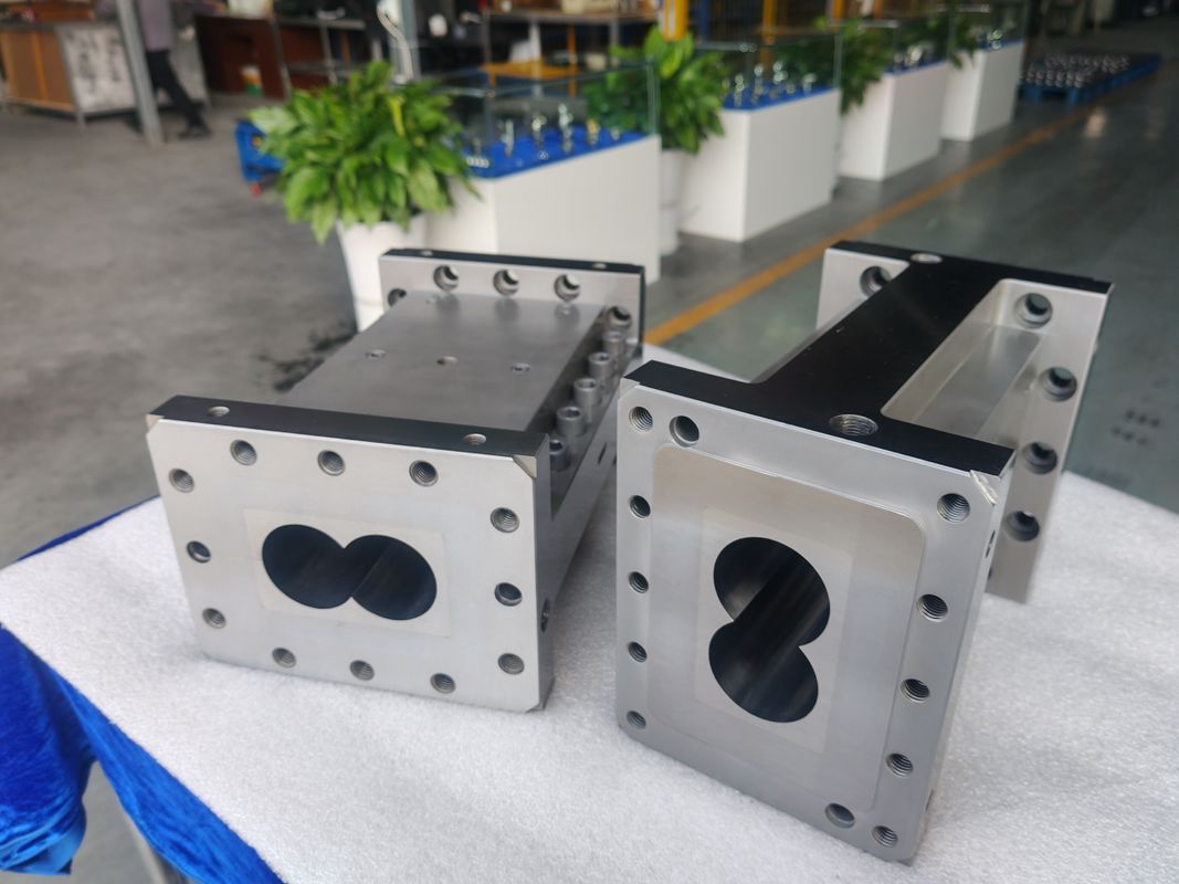 Metalen extruder schroeven en vaten voor het opblazen van machines