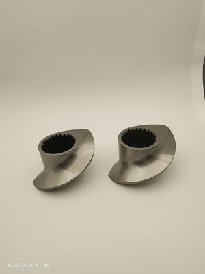 Extruder voor het voeden van dieren met twee schroeven van roestvrij staal